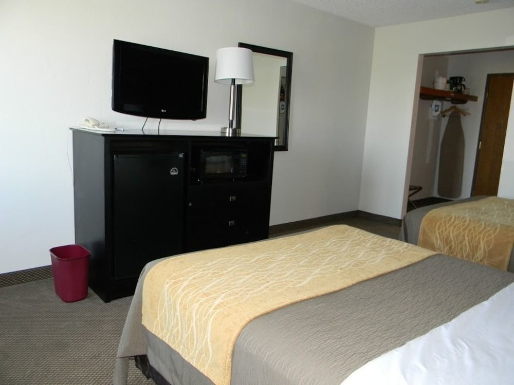 Boarders Inn & Suites By Cobblestone Hotels - Munising Wetmore Екстериор снимка